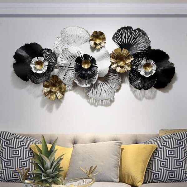 Gold black white roses 
